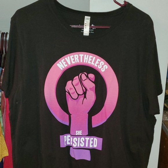 "Nevertheless She Persisted" Black T-shirt - Picture 1 of 4